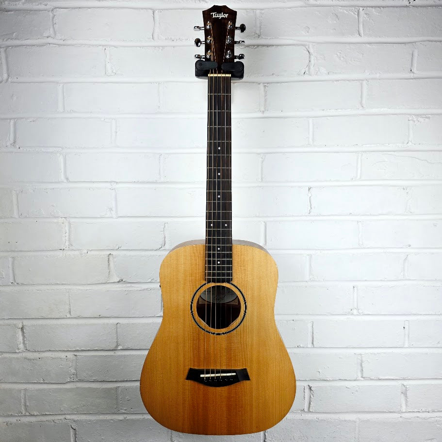 TAYLOR BABY BT1e ELECTRO ACOUSTIC GUITAR AND CASE