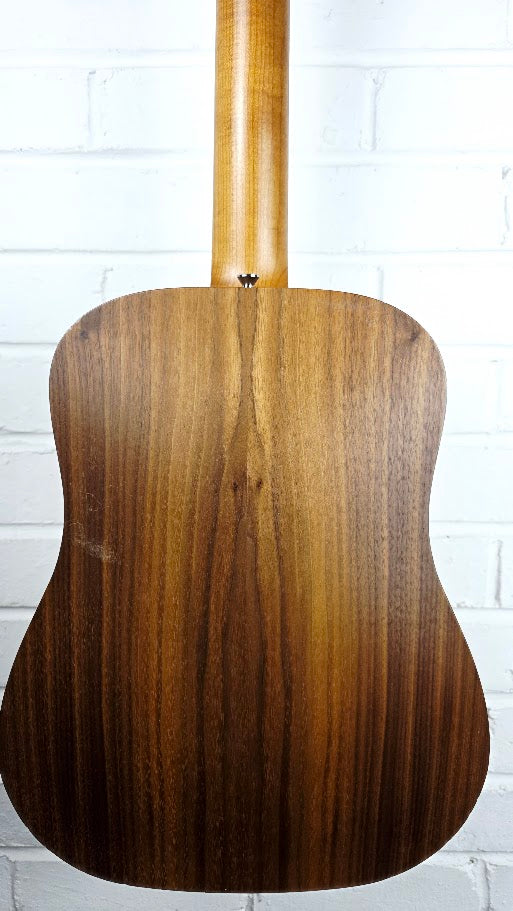 TAYLOR BABY BT1e ELECTRO ACOUSTIC GUITAR AND CASE