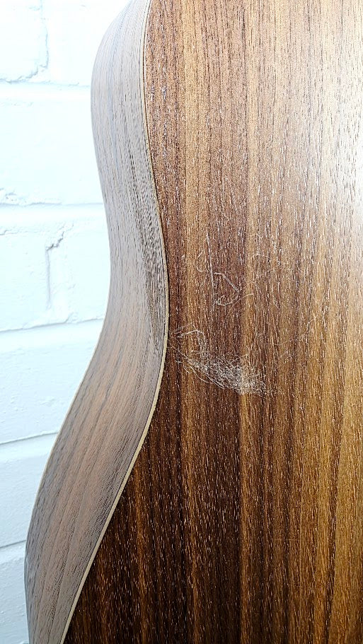 TAYLOR BABY BT1e ELECTRO ACOUSTIC GUITAR AND CASE