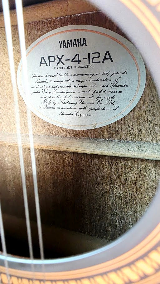 YAMAHA APX-4-12A 12 STRING SUNBURST ELECTRO ACOUSTIC GUITAR