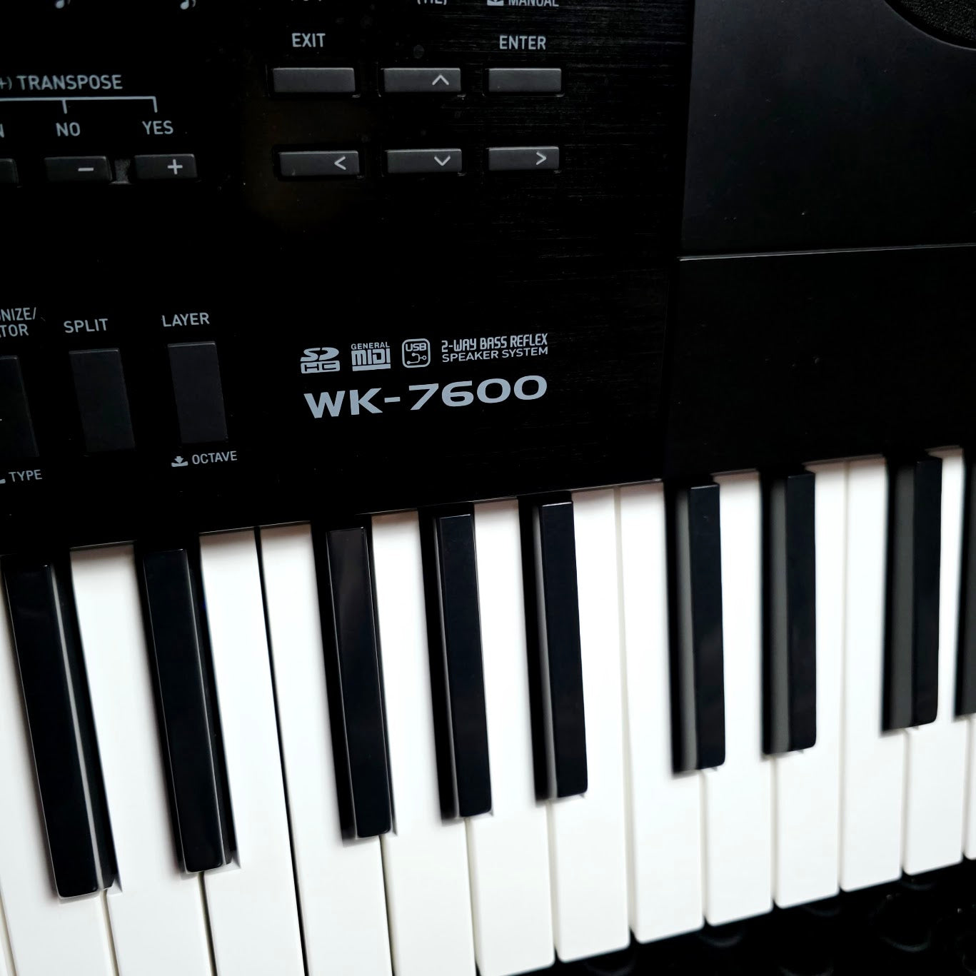 CASIO WK7600 76 KEY PORTABLE KEYBOARD WORKSTATION