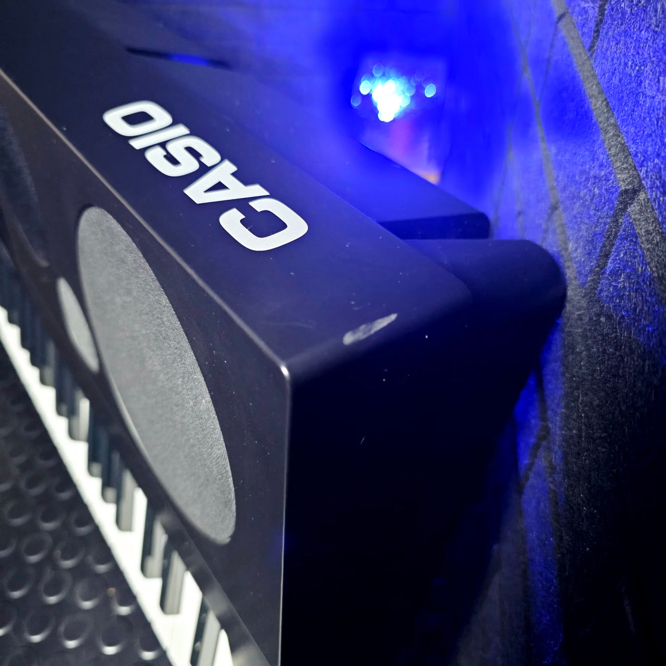 CASIO WK7600 76 KEY PORTABLE KEYBOARD WORKSTATION