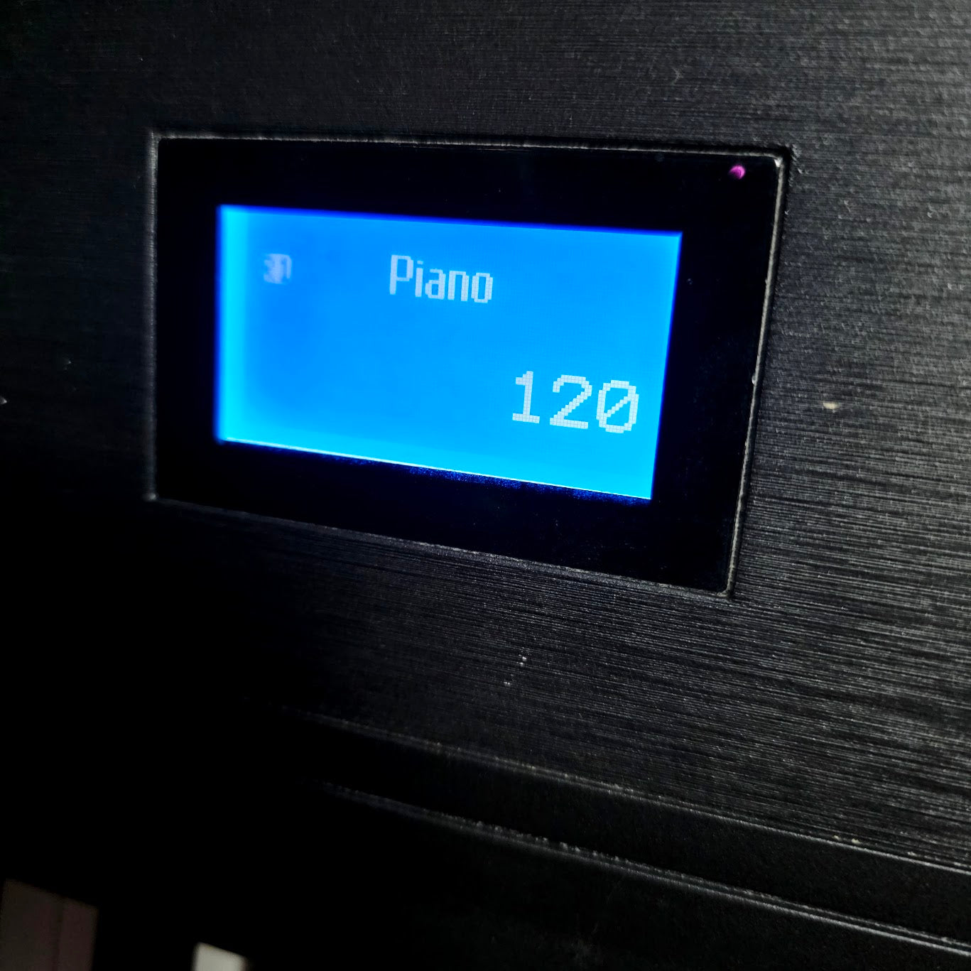 ALESIS RECITAL PRO 88 KEY TOUCH SENSITIVE KEYBOARD