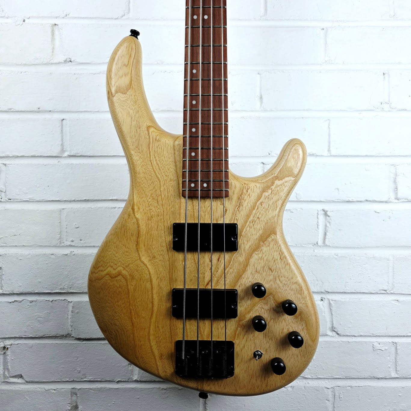 CORT ACTION DLX AS 4 STRING ACTIVE OPEN PORE NATURAL BASS GUITAR