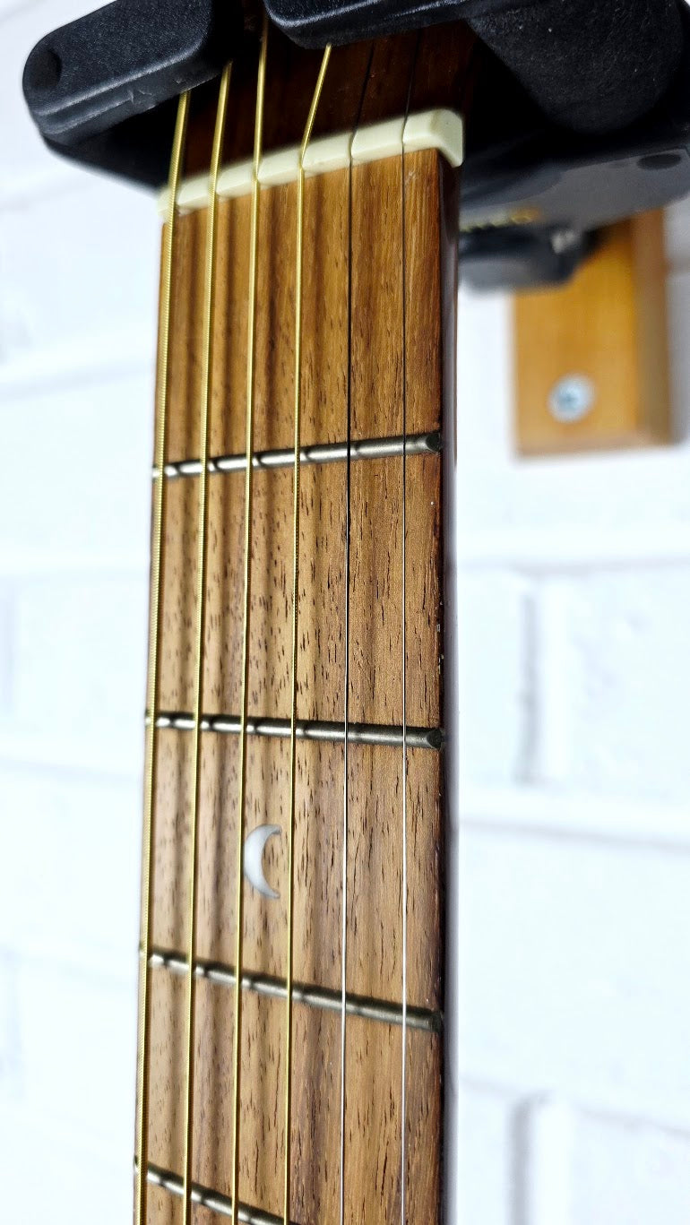 LUNA GYPSY SPALT CUTAWAY ACOUSTIC GUITAR