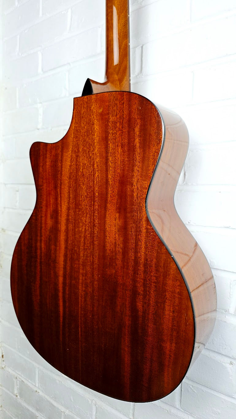 LUNA GYPSY SPALT CUTAWAY ACOUSTIC GUITAR