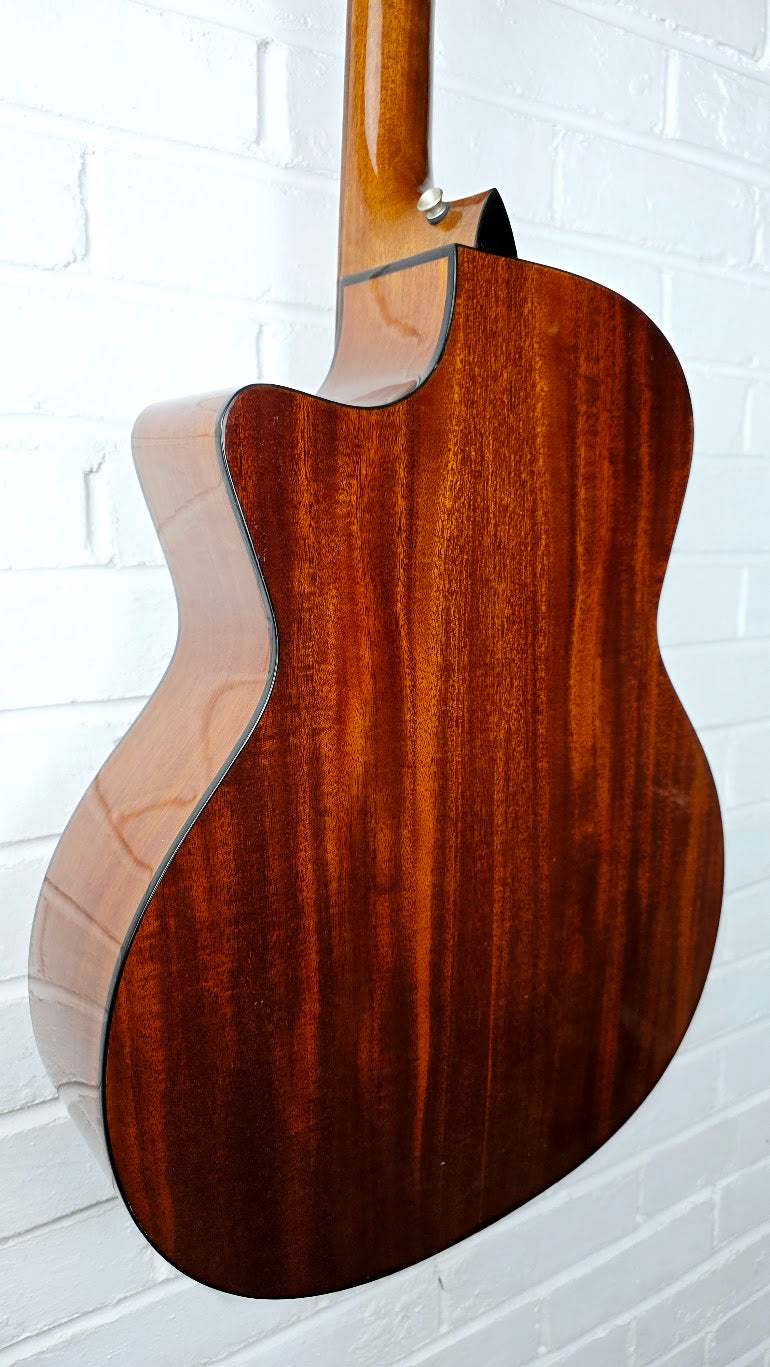 LUNA GYPSY SPALT CUTAWAY ACOUSTIC GUITAR