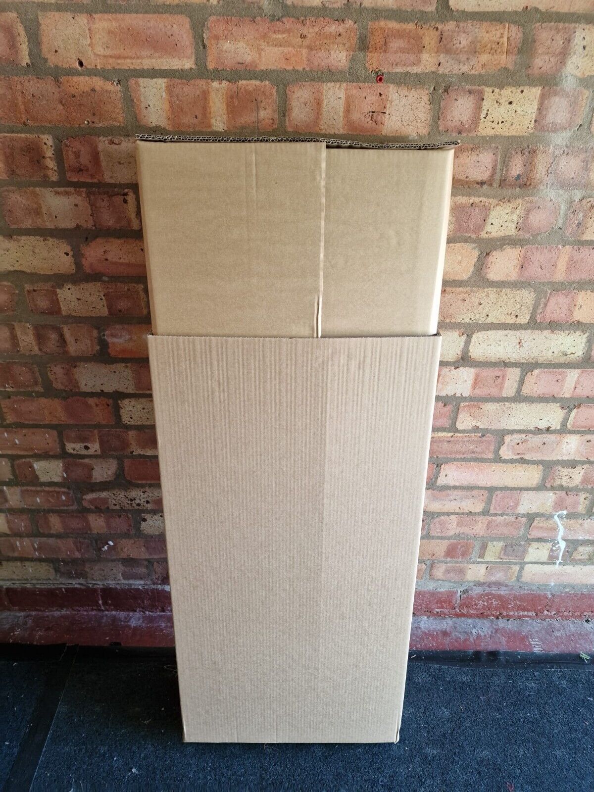 Picture of Bass Guitar Shipping Box