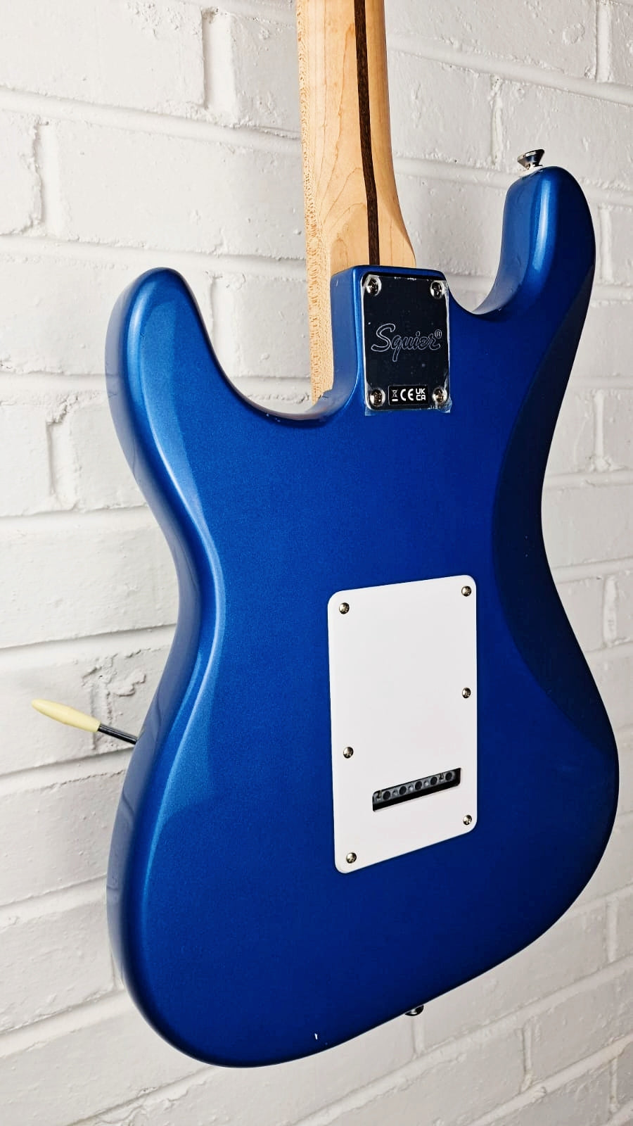 FENDER SQUIER AFFINITY STRATOCASTER BLUE WITH MAPLE NECK ELECTRIC GUITAR