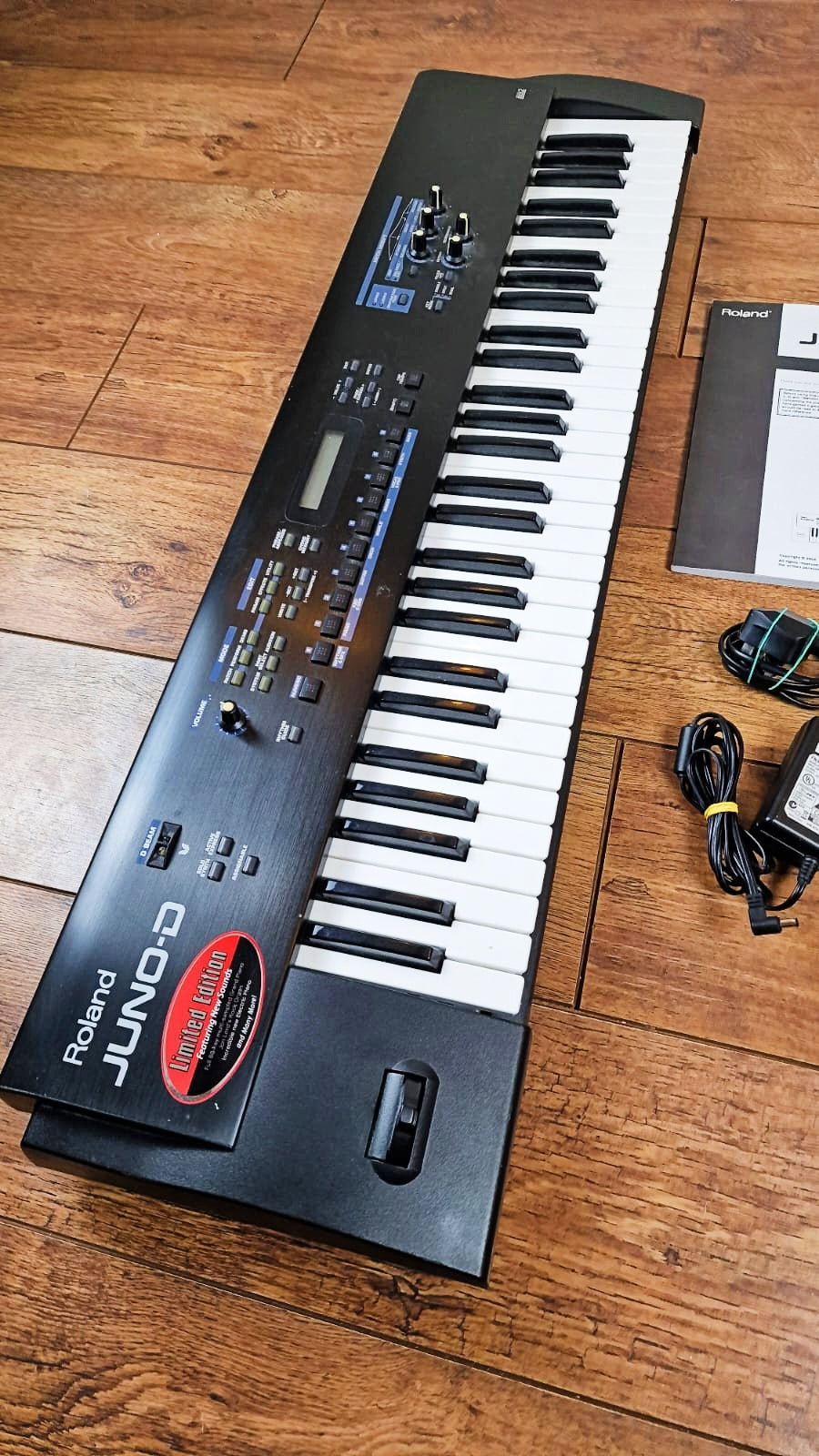 ROLAND JUNO D LIMITED EDITION KEYBOARD SYNTHESIZER – Gearupmusic