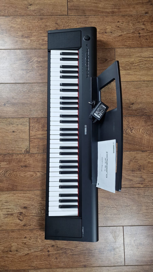 YAMAHA NP-15 PIAGGERO BLACK 61 KEY TOUCH SENSITIVE KEYBOARD