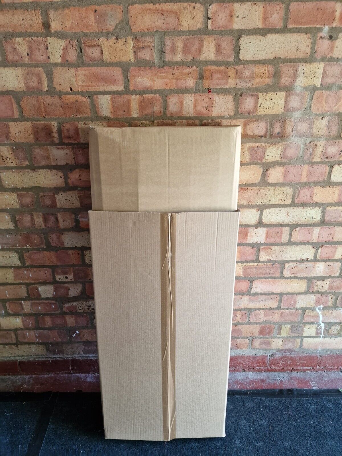 Picture of Bass Guitar Shipping Box