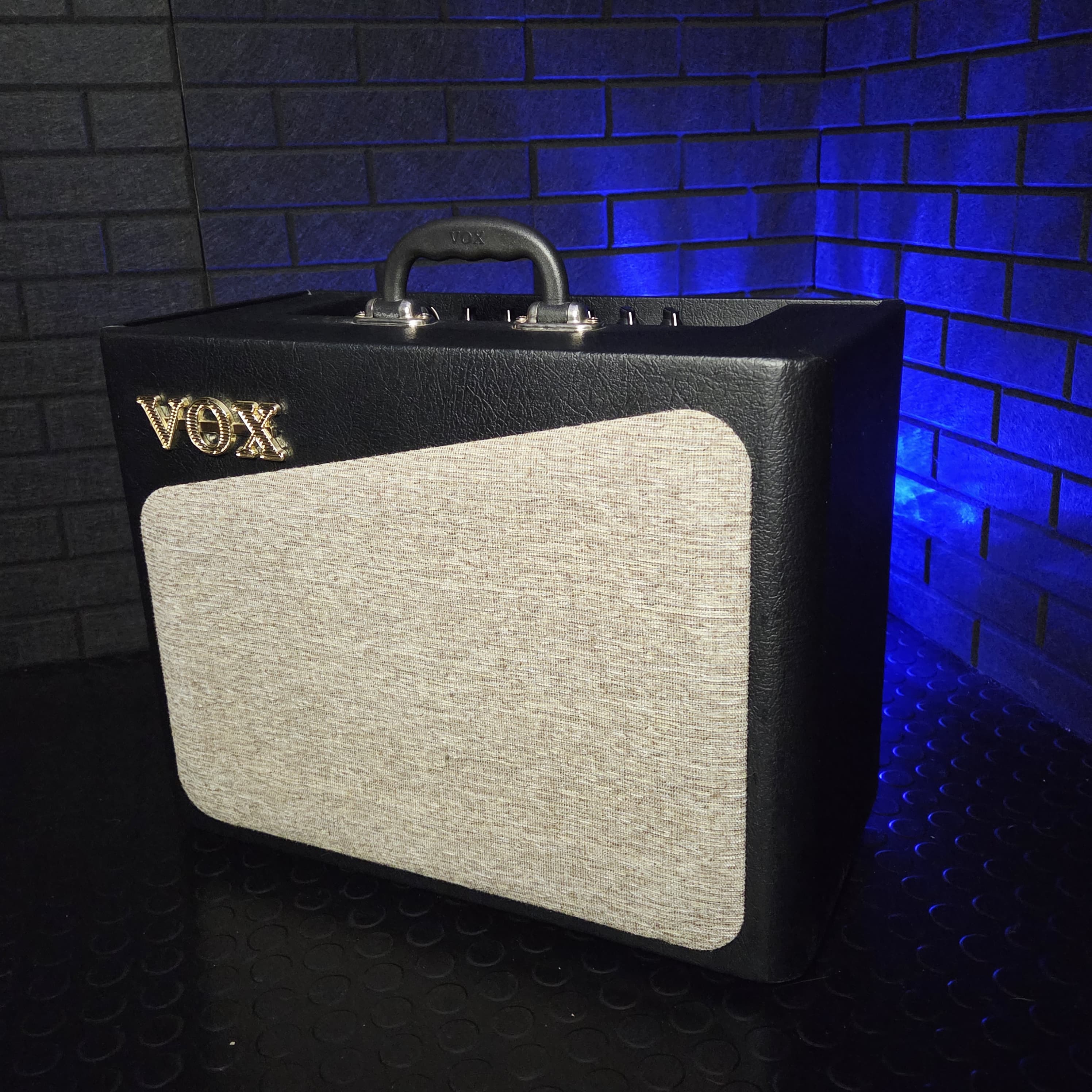 VOX AV15 ANALOG GUITAR MODELING AMP