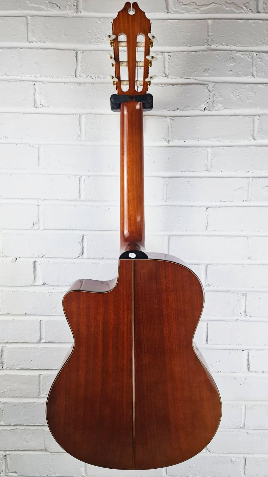 WASHBURN C64SCE CLASSICAL ELECTRO GUITAR