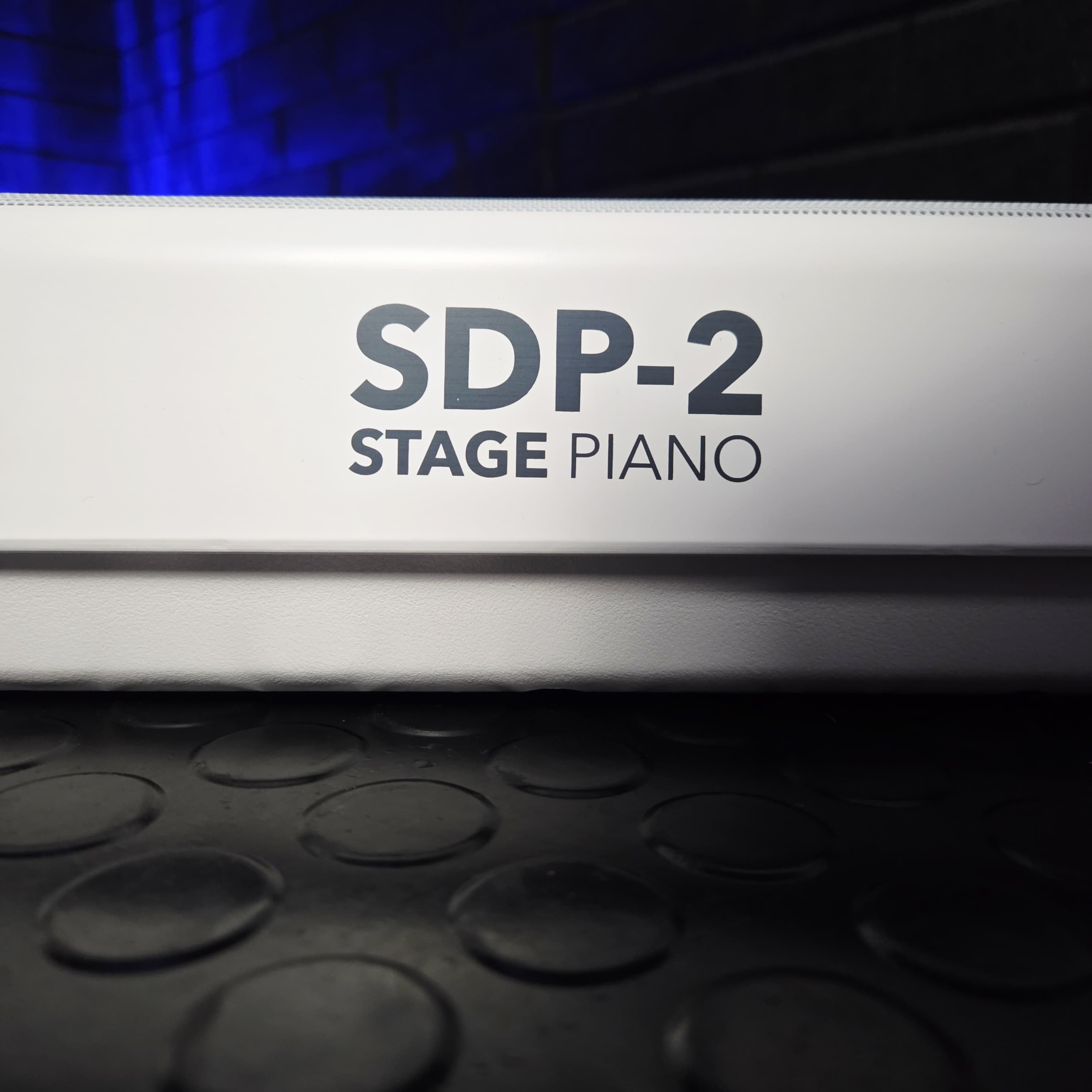 GEAR4MUSIC SDP-2 STAGE PIANO WHITE 88 KEY TOUCH SENSTIVE
