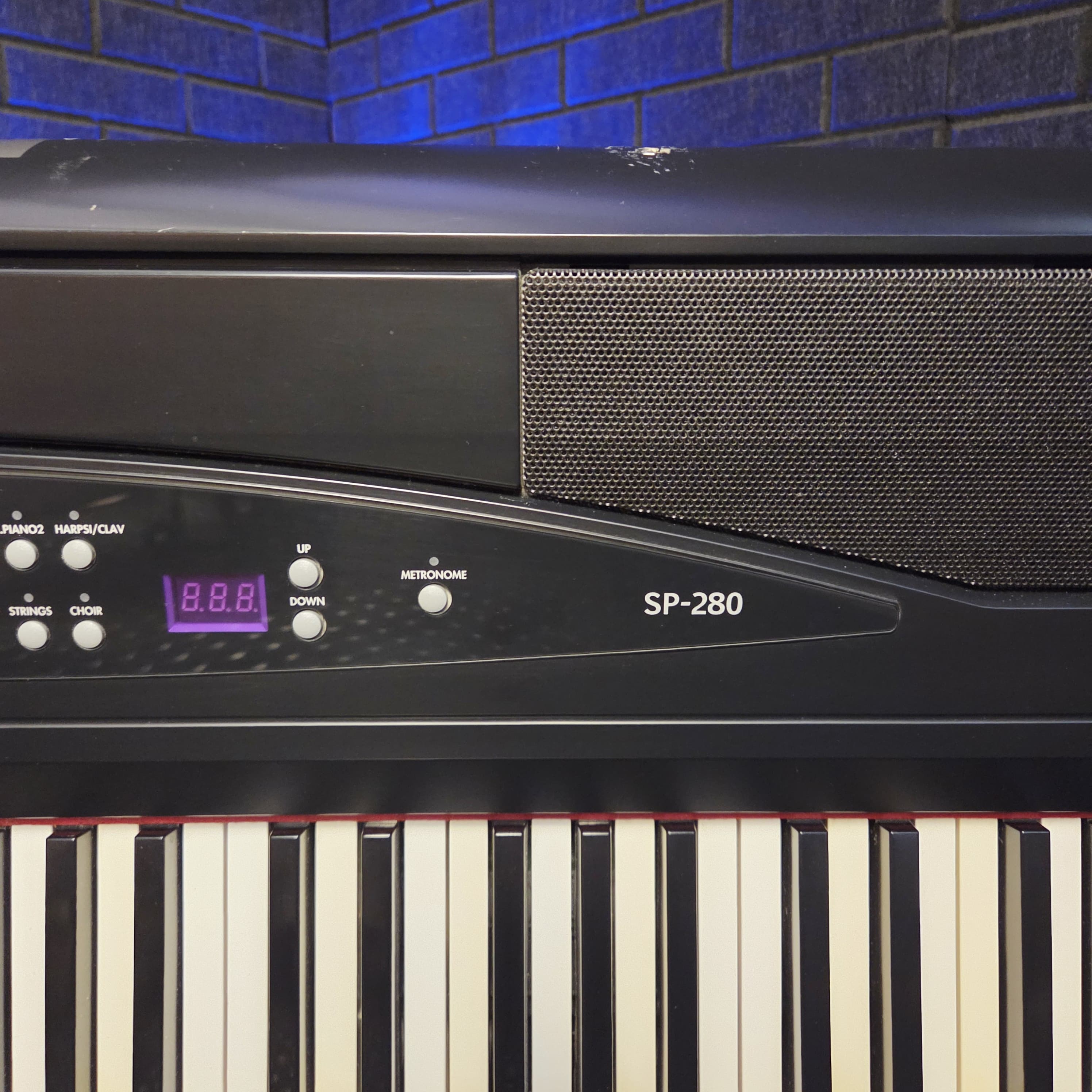 KORG SP280 DIGITAL PIANO WITH ACCESSORIES