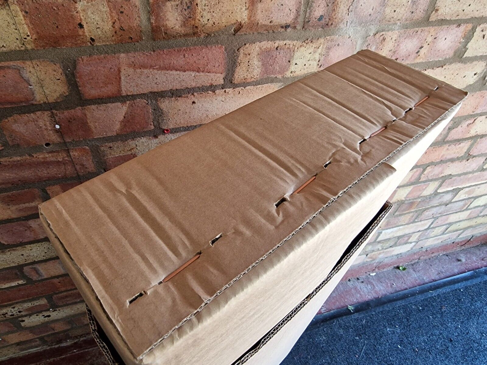 Picture of Bass Guitar Shipping Box