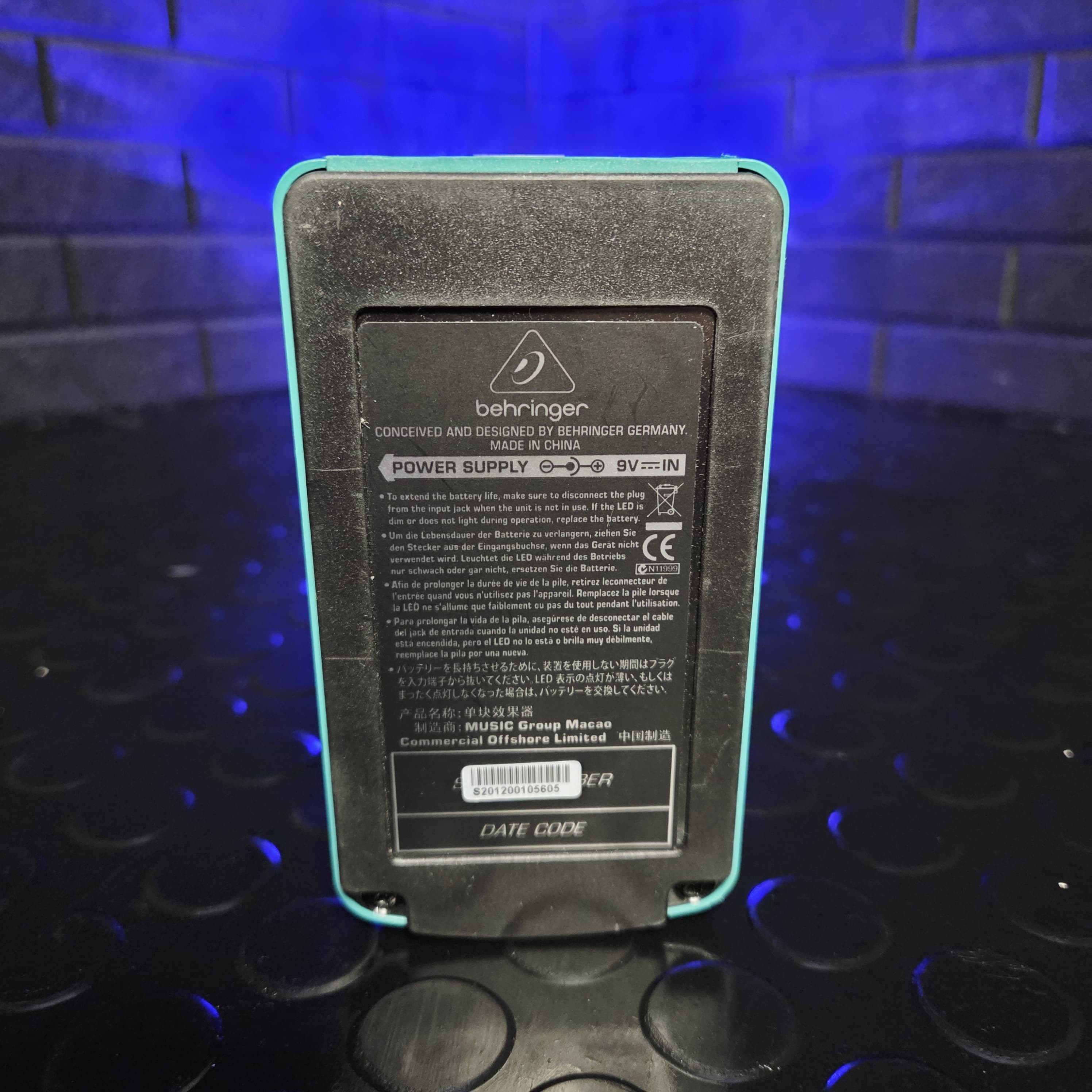 BEHRINGER COMPRESSOR SUSTAINER CS400 GUITAR PEDAL