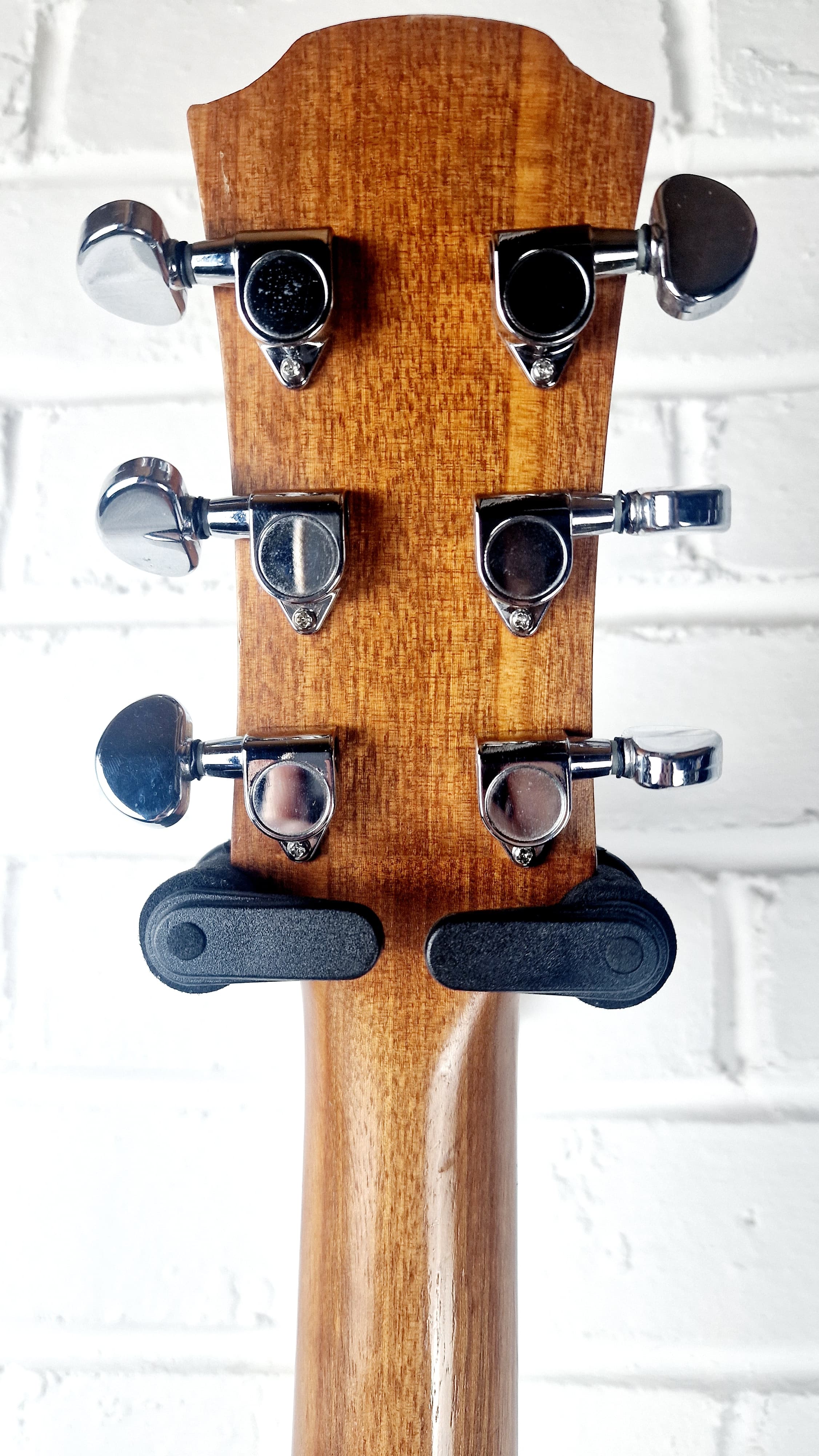 YAMAHA APX-3 NATURAL ELECTRO ACOUSTIC GUITAR