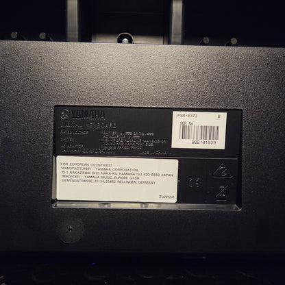 YAMAHA E373 61 KEY TOUCH SENSITIVE KEYBOARD
