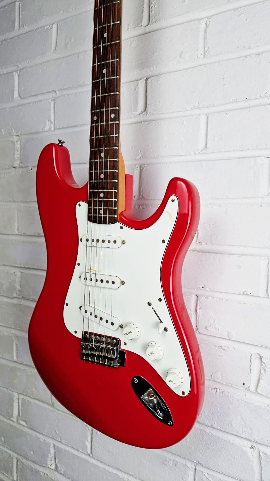 SUNN MUSTANG STRATOCASTER 1980s ELECTRIC GUITAR