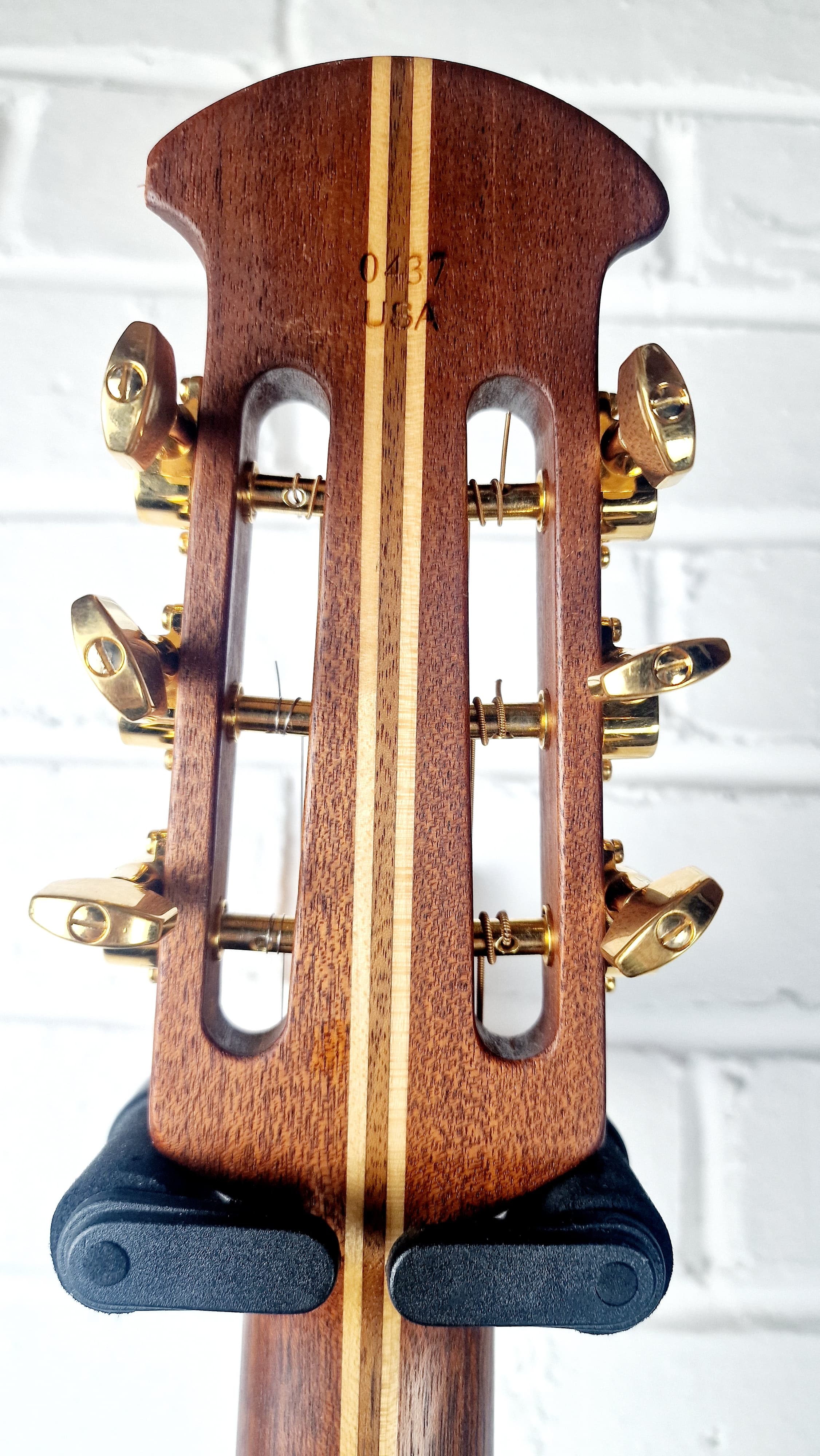OVATION 1997 COLLECTORS EDITION ELECTRO ACOUSTIC BOWL BACK GUITAR