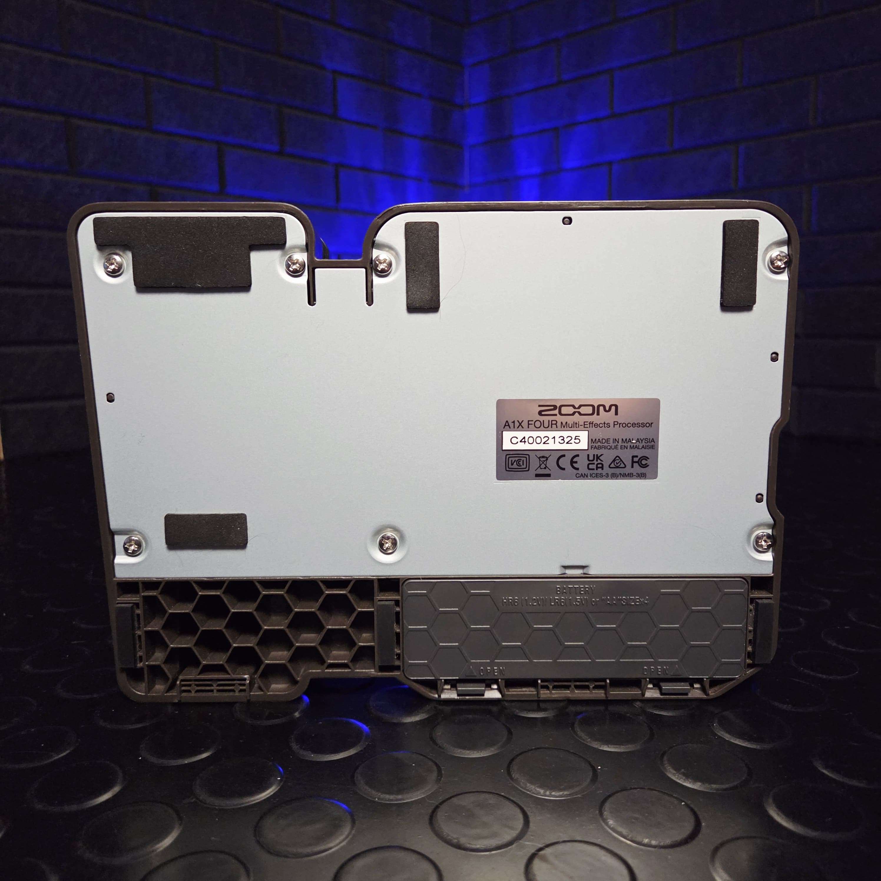 ZOOM A1X FOUR MULTI EFFECTS PROCESSOR WITH EXPRESSION PEDAL