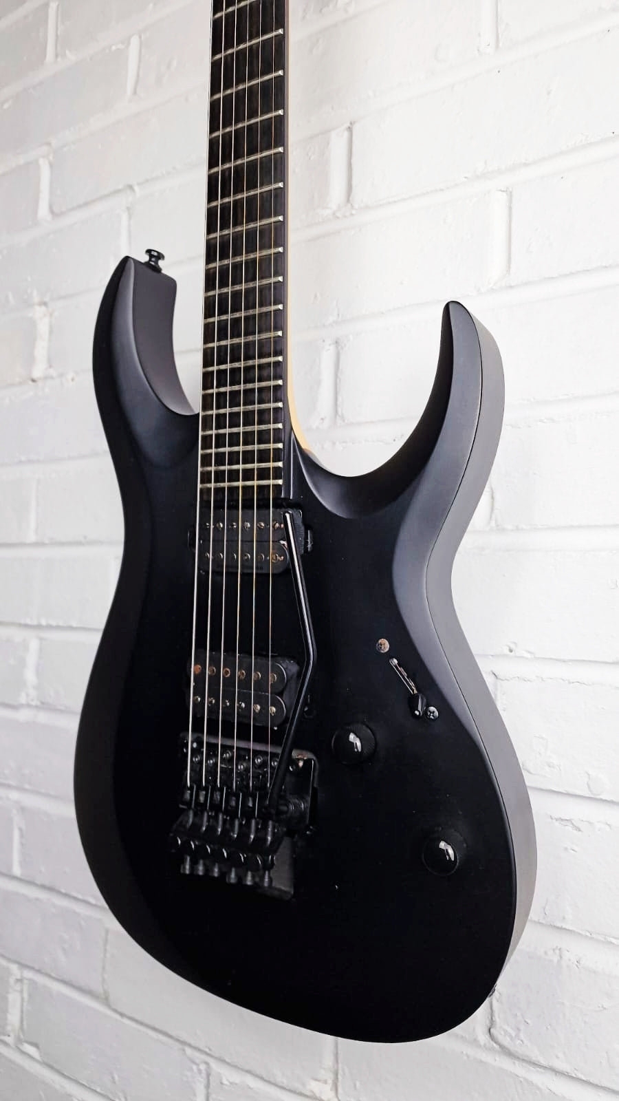 CORT X500 MENACE BLACK SATIN ELECTRIC GUITAR