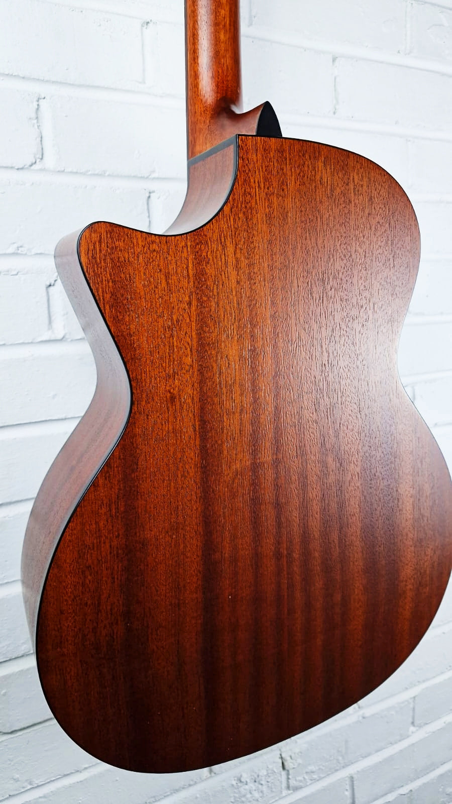 EASTMAN PCH1 GACE CLA ELECTROC ACOUSTIC GUITAR