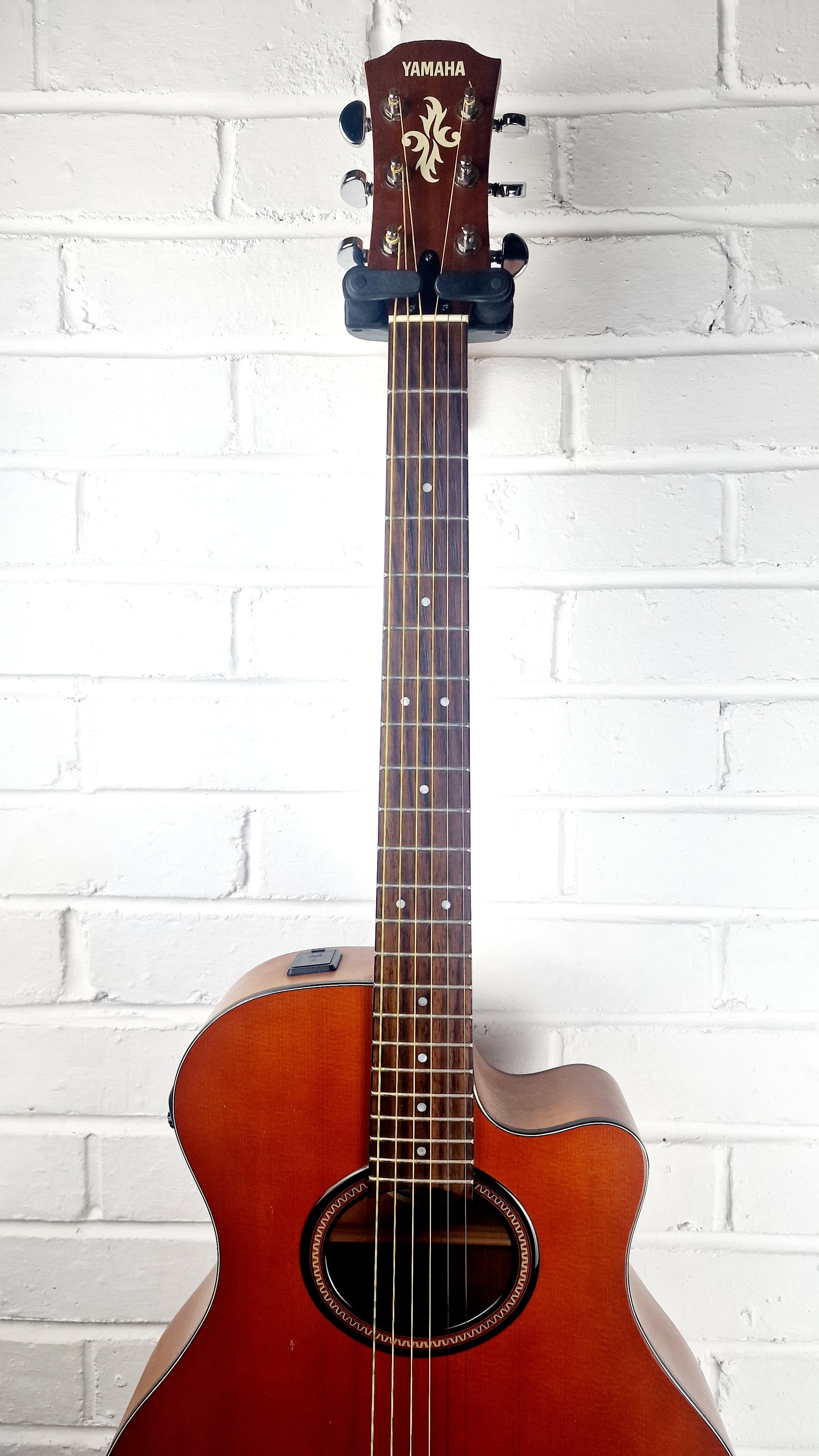 YAMAHA APX-3 NATURAL ELECTRO ACOUSTIC GUITAR