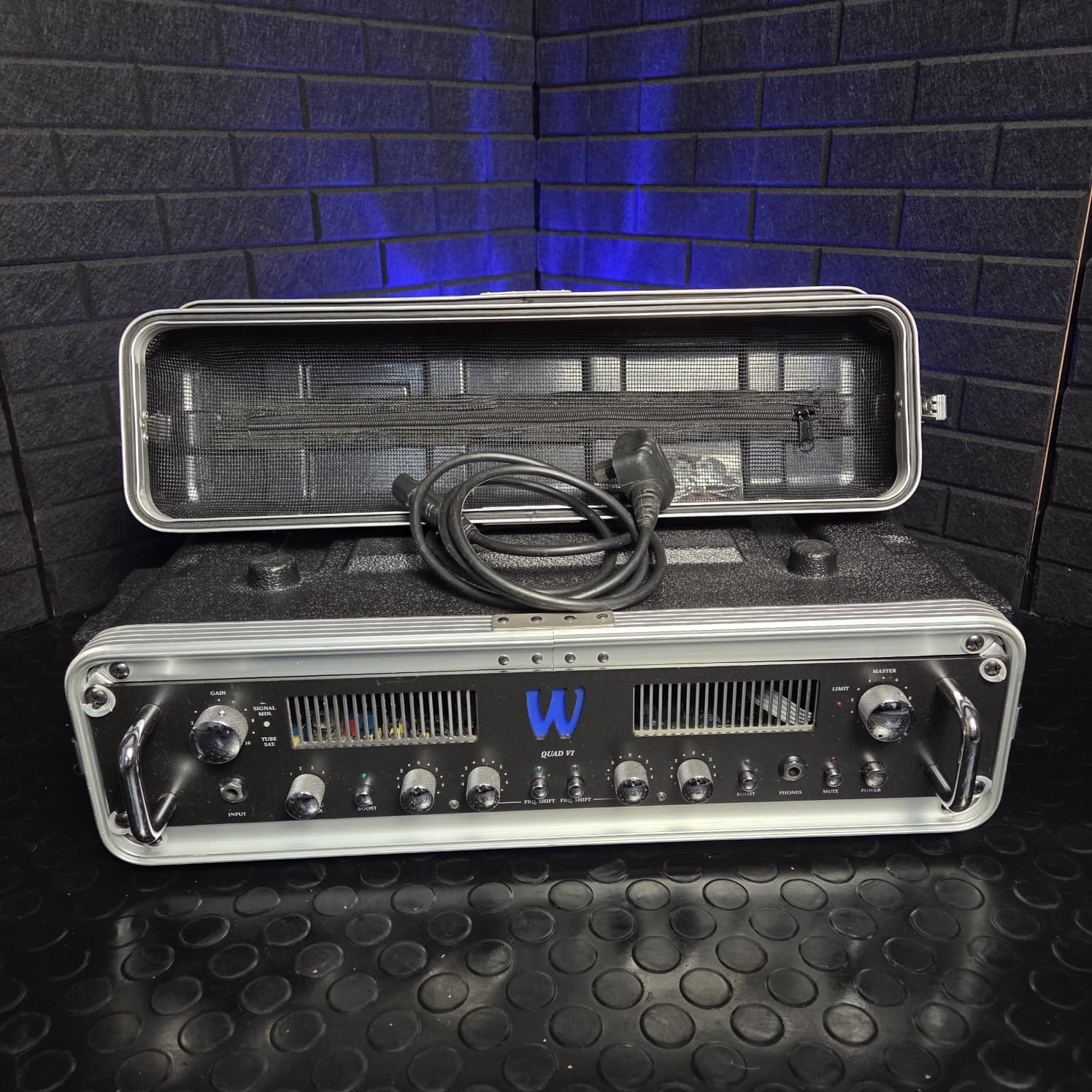 WARWICK QUAD VI BASS AMPLIFIER HEAD – 500W HYBRID TUBE PREAMP