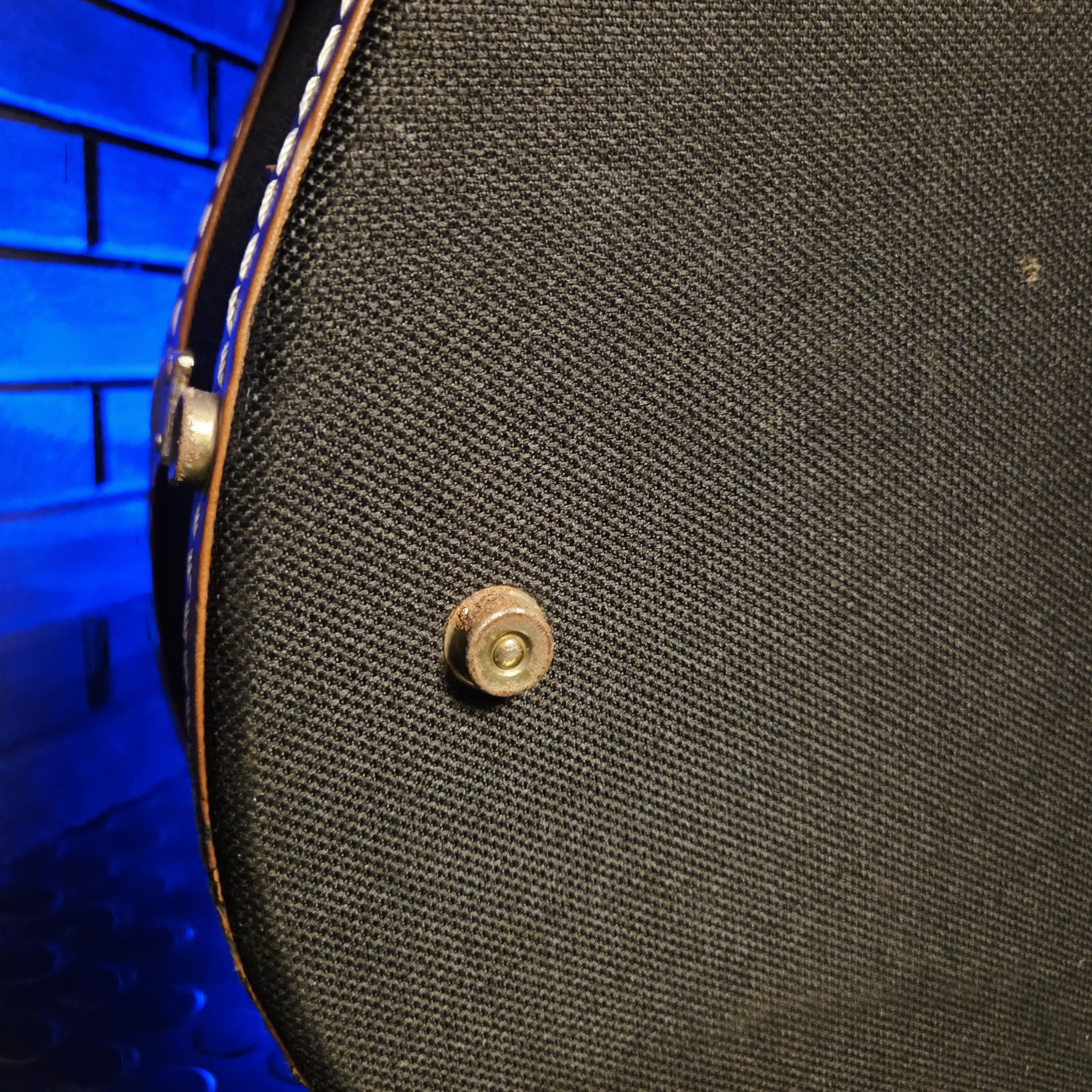 DELUXE ACOUSTIC HARD CASE BLACK WITH BROWN LEATHER TRIM