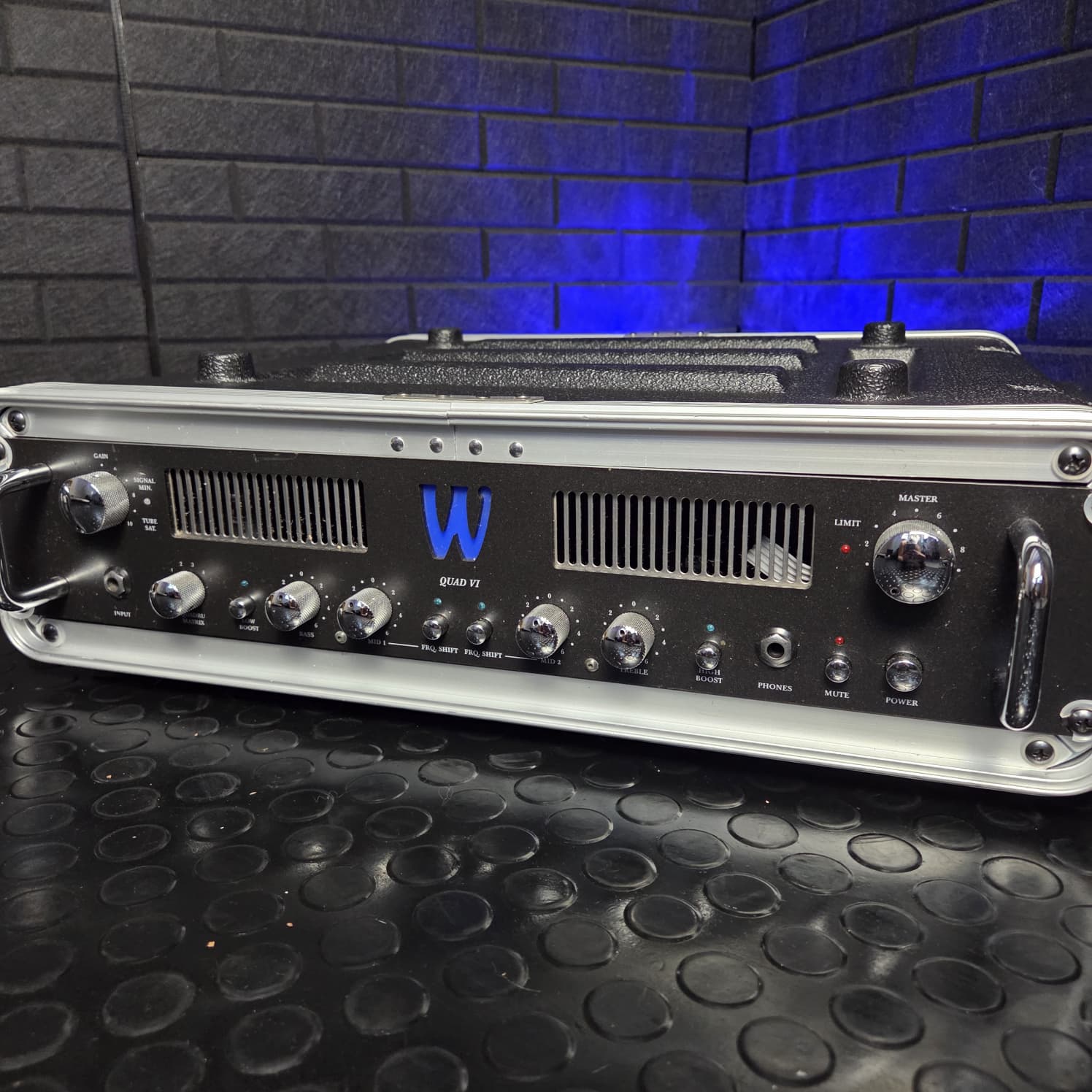 WARWICK QUAD VI BASS AMPLIFIER HEAD – 500W HYBRID TUBE PREAMP