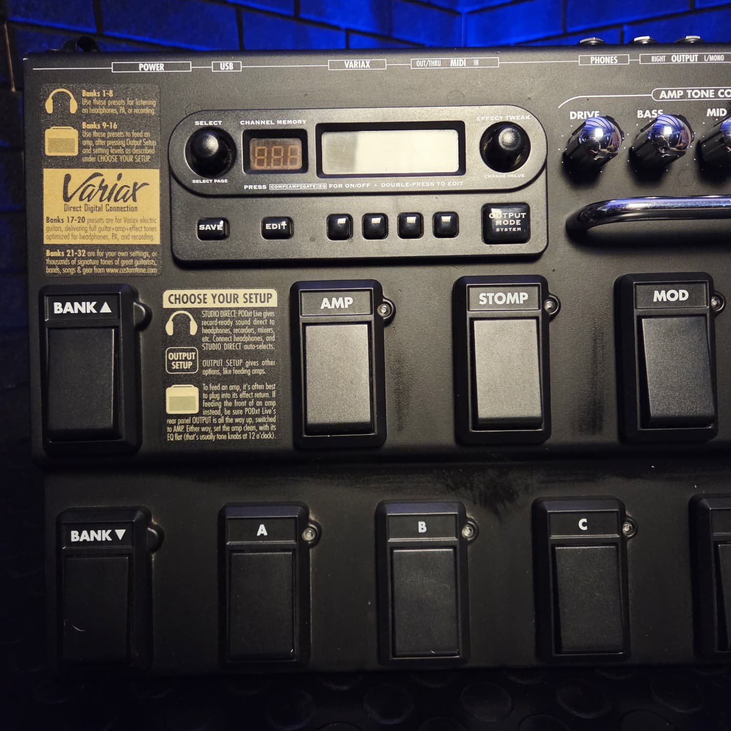 LINE 6 POD XT LIVE MULTI EFFECTS AMP MODELLER