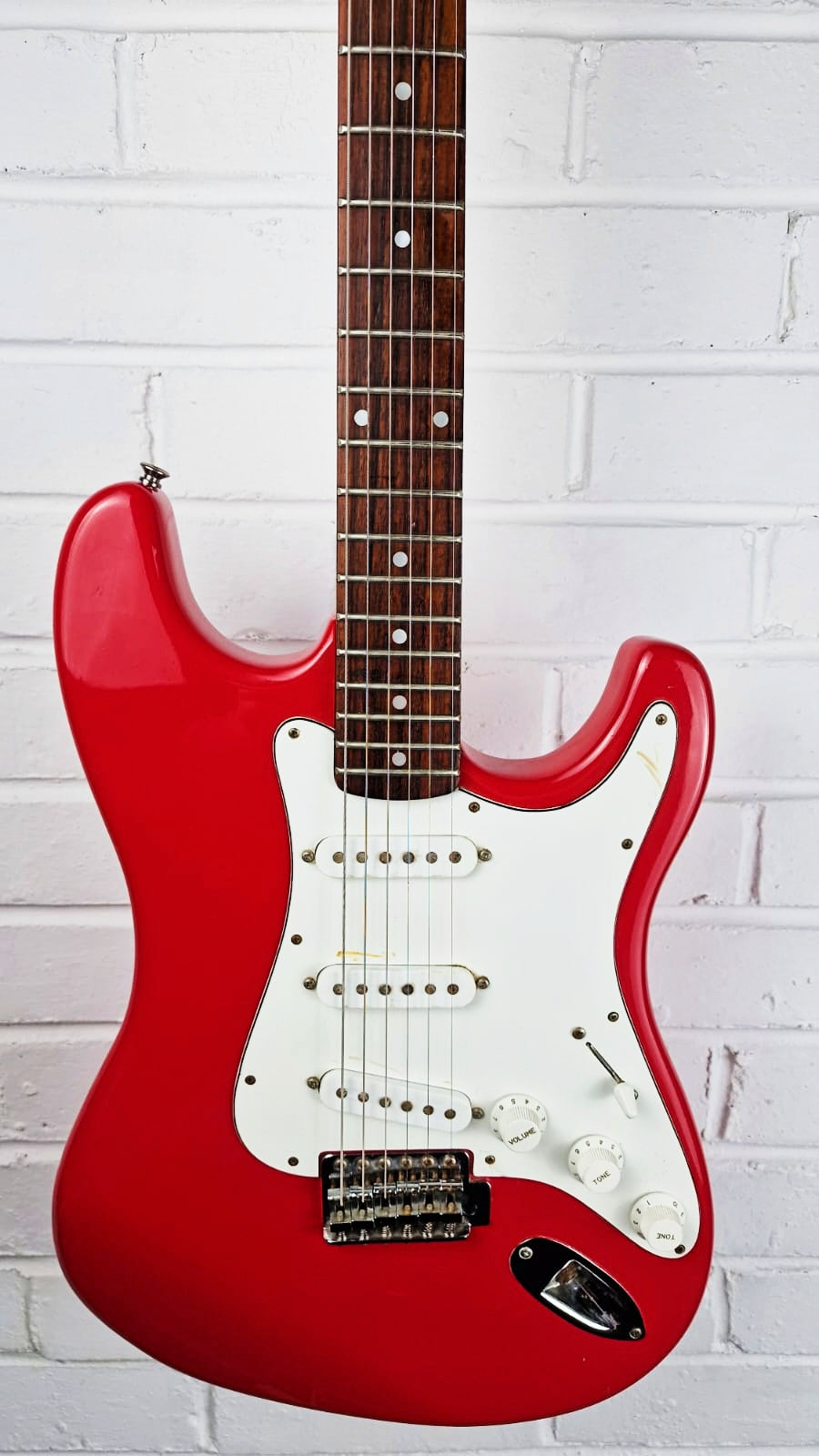 SUNN MUSTANG STRATOCASTER 1980s ELECTRIC GUITAR