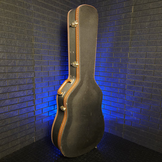 DELUXE ACOUSTIC HARD CASE BLACK WITH BROWN LEATHER TRIM