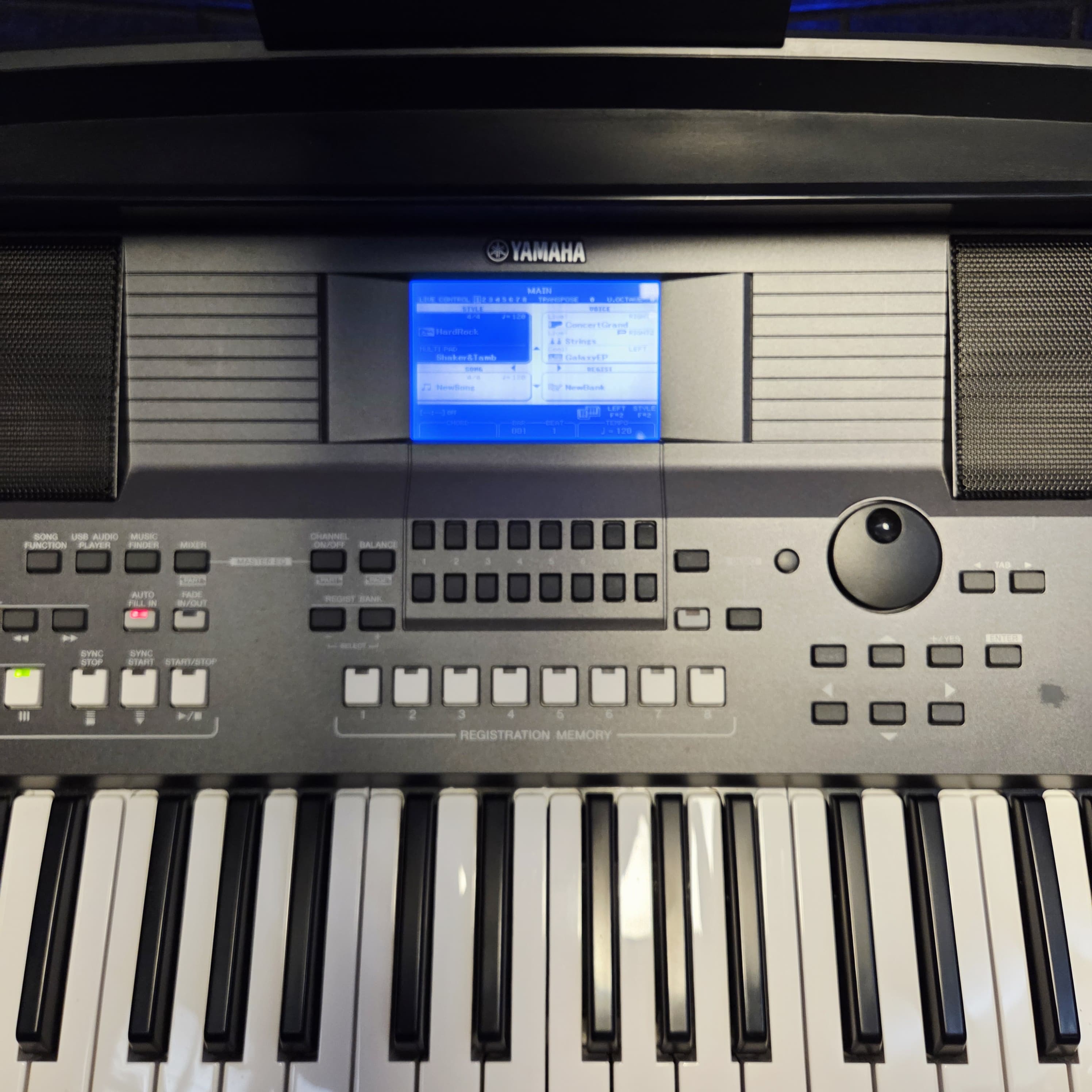 YAMAHA PSR-S670 61 KEY ARRANGER WORKSTATION KEYBOARD