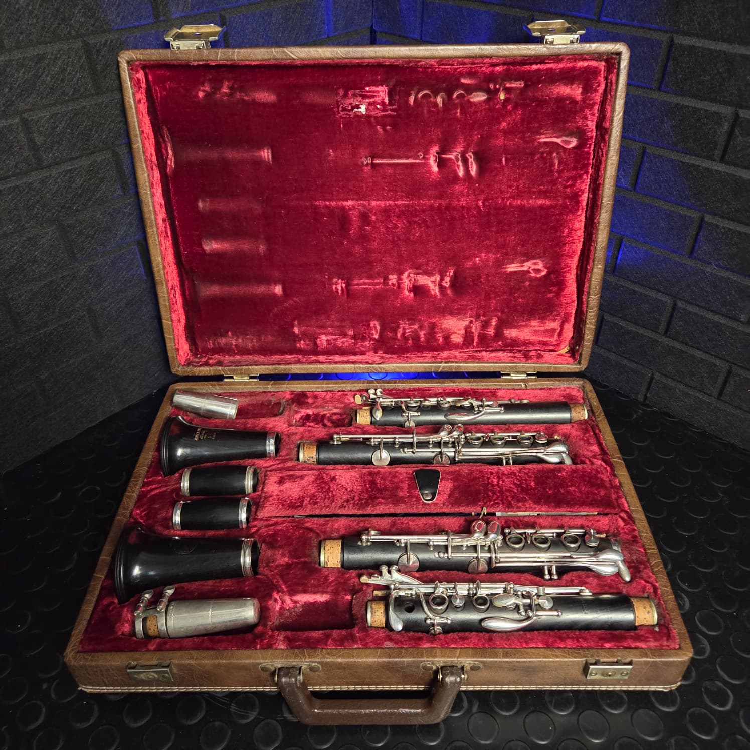 BOOSEY & HAWKES EMPEROR A & BB CLARINET SET – VINTAGE DUAL INSTRUMENT OUTFIT