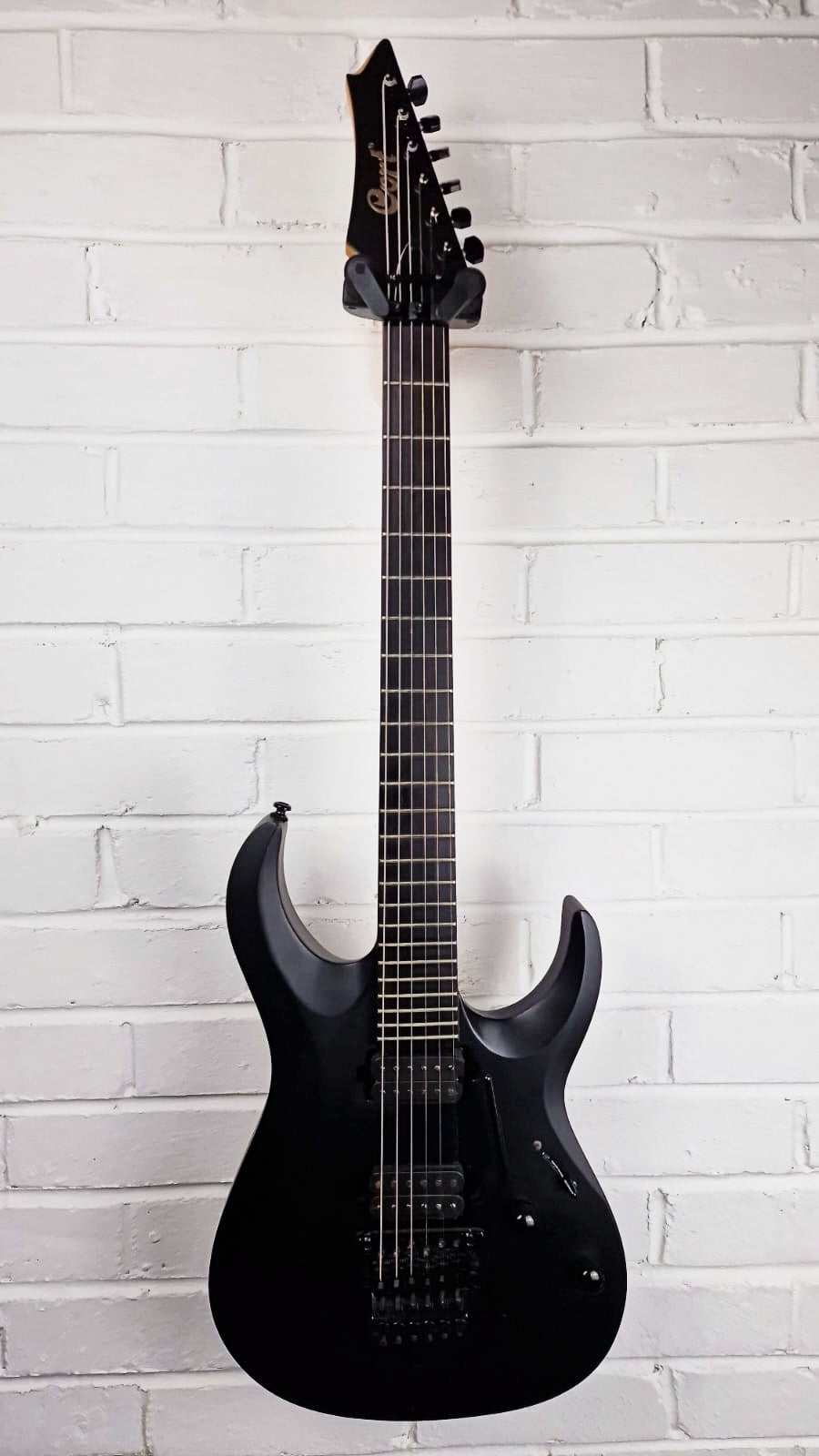 CORT X500 MENACE BLACK SATIN ELECTRIC GUITAR