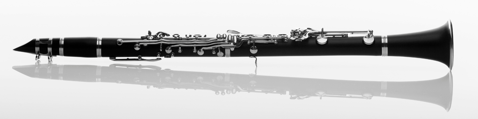 Image of a clarinet against a white background