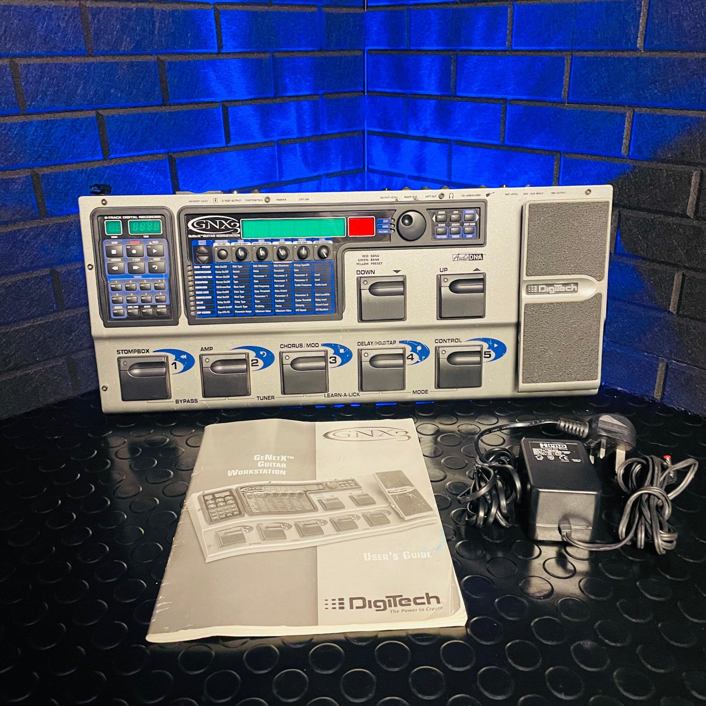 DIGITECH GNX3 MULTI EFFECTS PROCESSOR *BOXED WITH INSTRUCTIONS*
