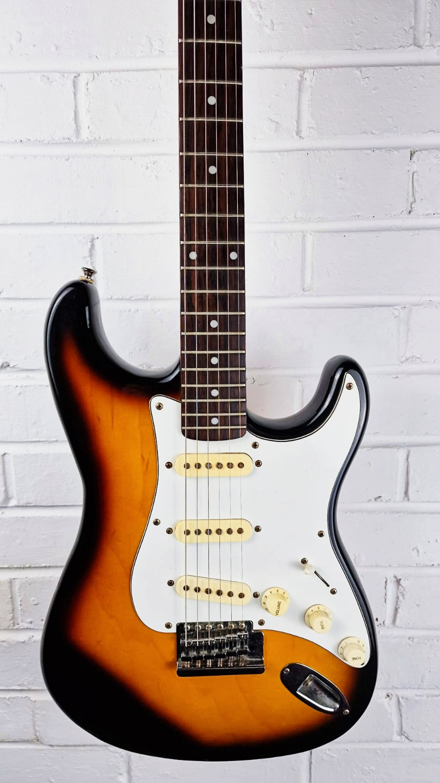 HOHNER ARBOR SERIES SUNBURST STRATOCASTER 1987 ELECTRIC GUITAR