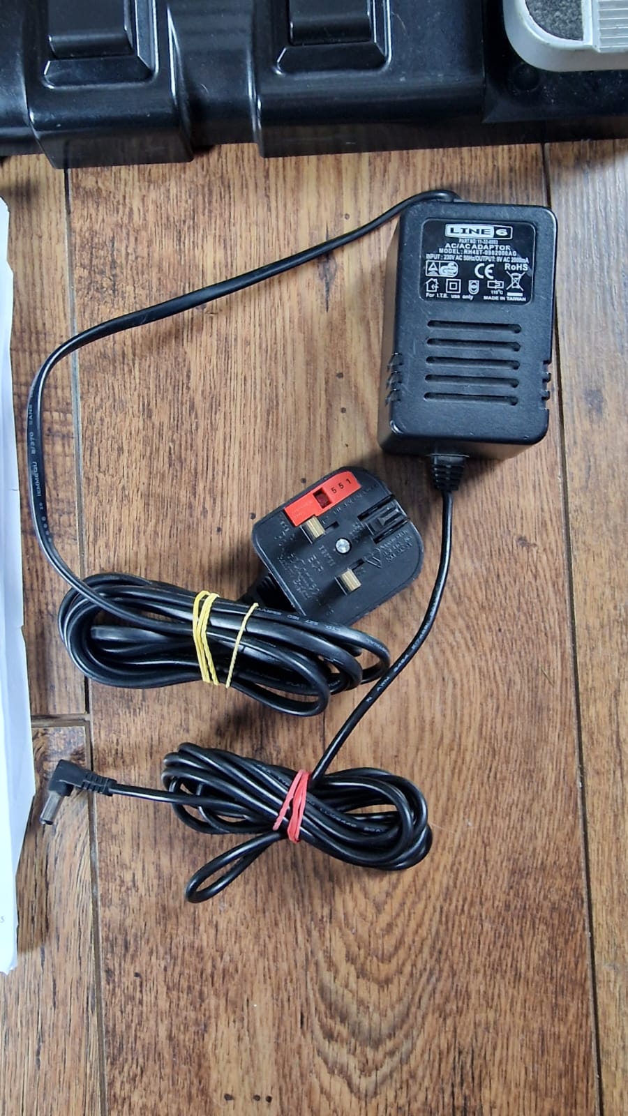 LINE 6 FLOOR POD PLUS MULTI EFFECTS PROCESSOR