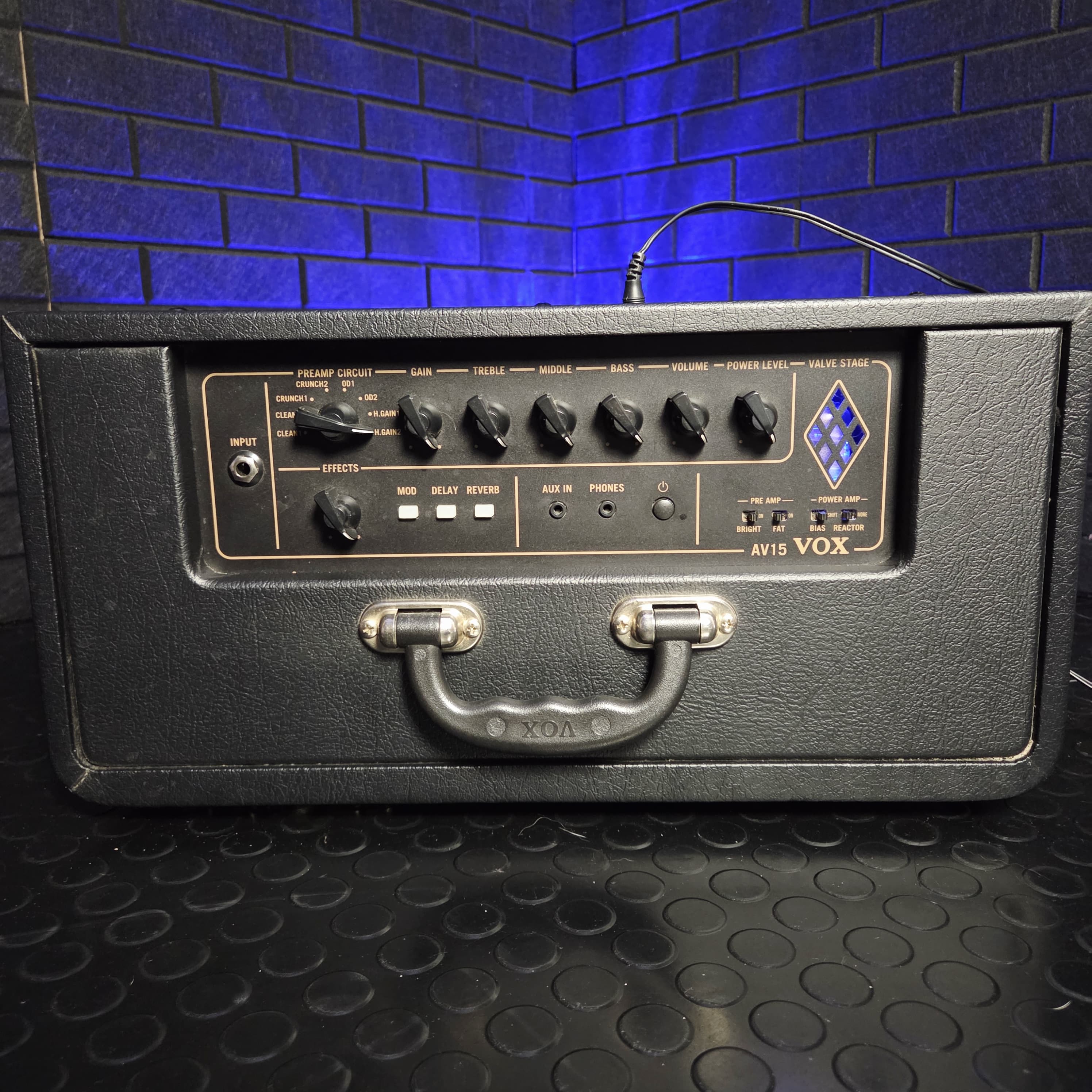 VOX AV15 ANALOG GUITAR MODELING AMP
