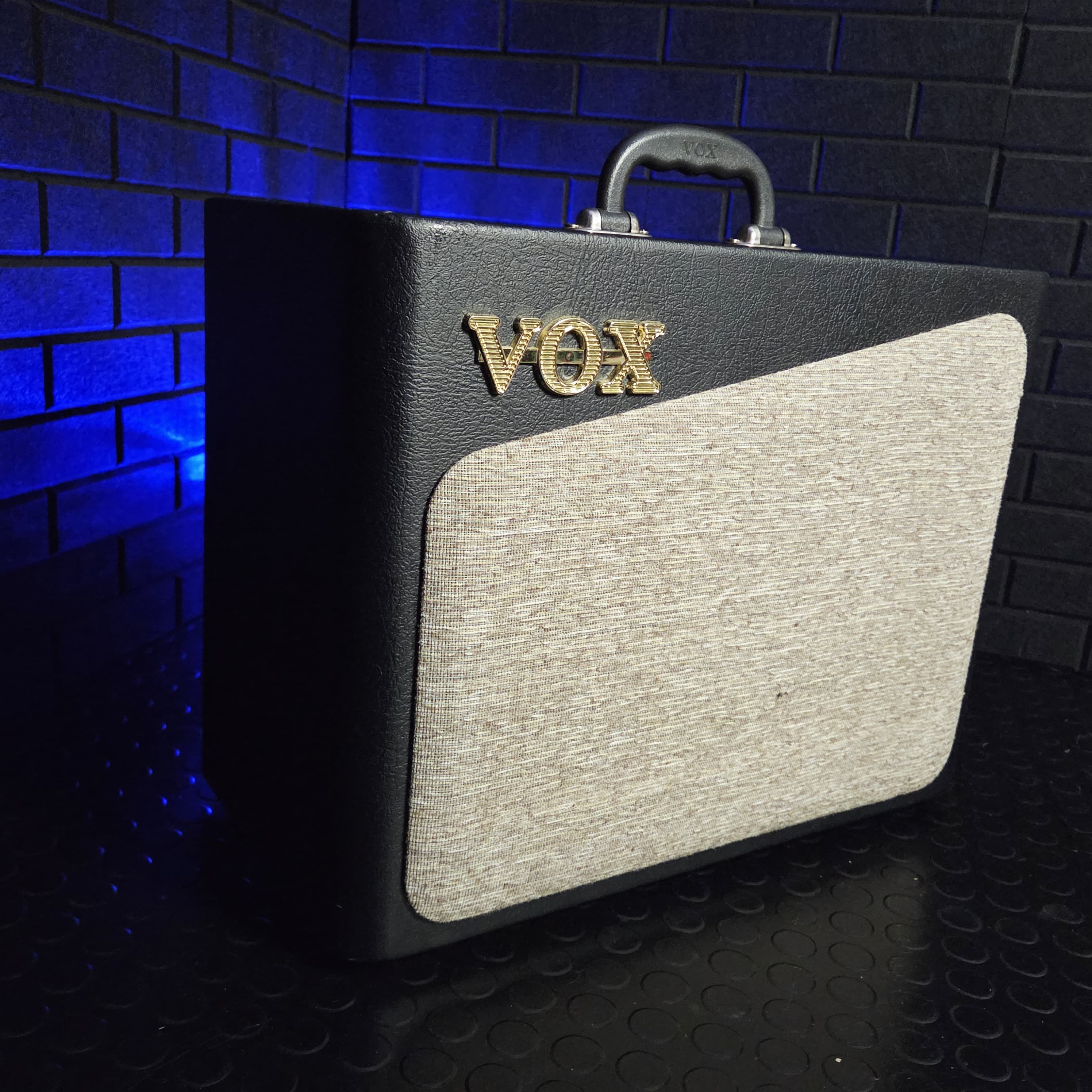 VOX AV15 ANALOG GUITAR MODELING AMP