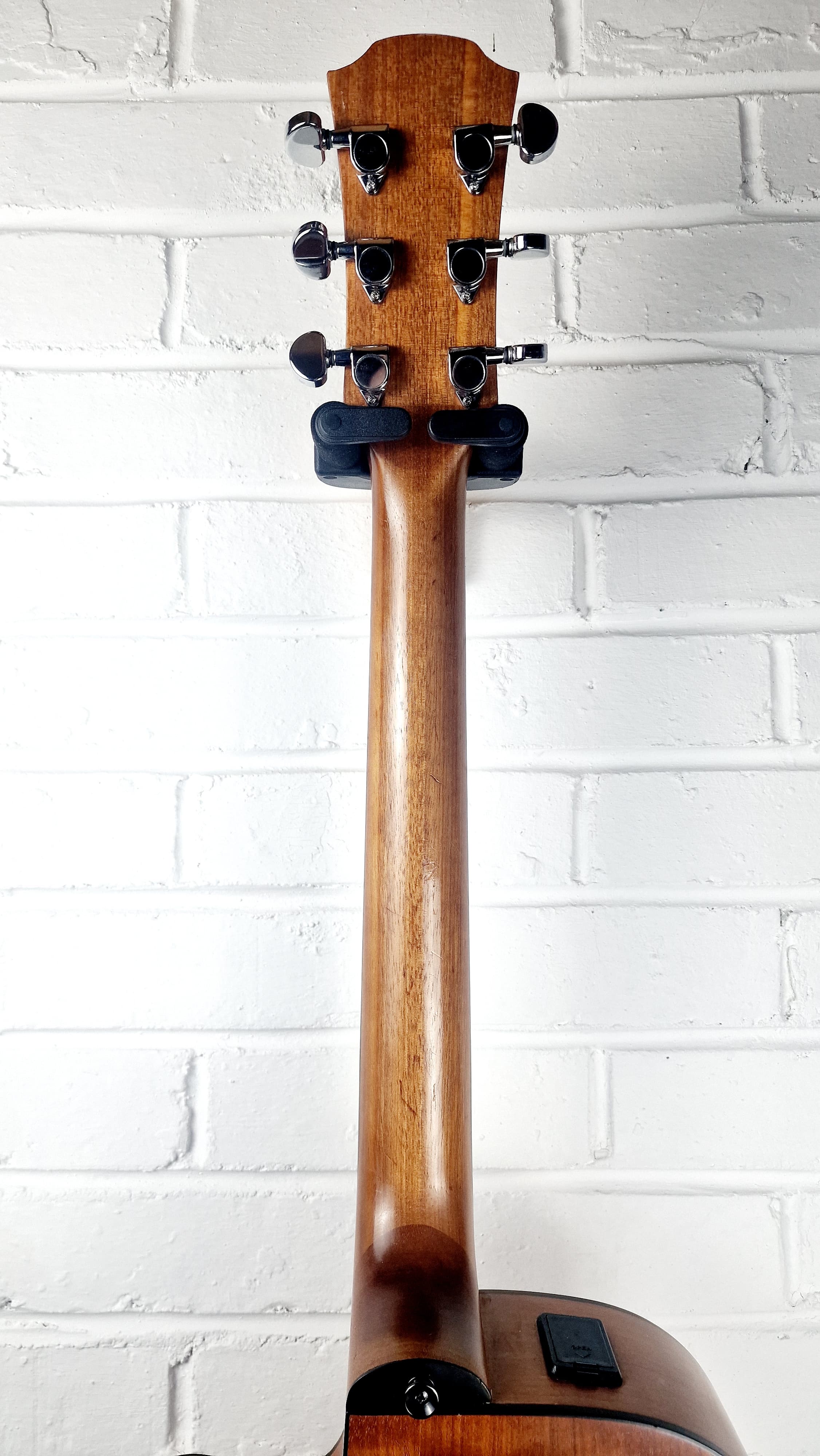 YAMAHA APX-3 NATURAL ELECTRO ACOUSTIC GUITAR