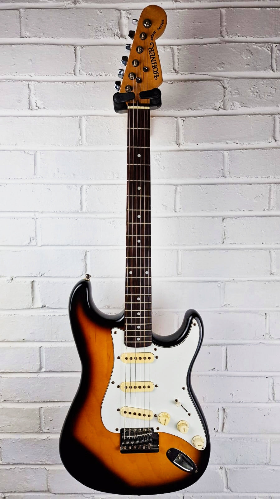 HOHNER ARBOR SERIES SUNBURST STRATOCASTER 1987 ELECTRIC GUITAR